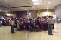 Creen haber visto `la mano de Dios´ durante un culto evangélico