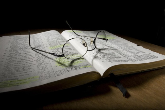 Dicen tener una cosmovisión bíblica pero no creen en lo que enseña la Biblia