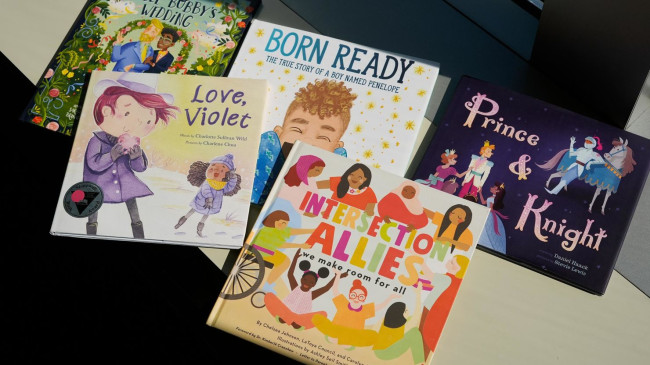 Corte Suprema de EEUU aprueba la exclusión voluntaria de materiales LGBTQ+ en las escuelas