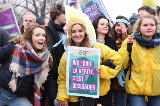 100000 cristianos se reúnen en la Marcha por la Vida en Francia