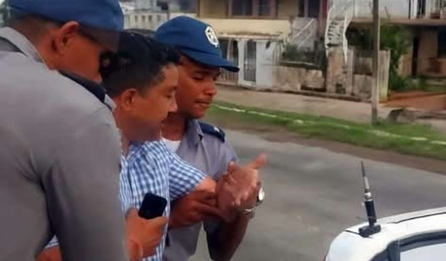 Arrestan a pastor en Cuba tras predicar el Evangelio en YouTube