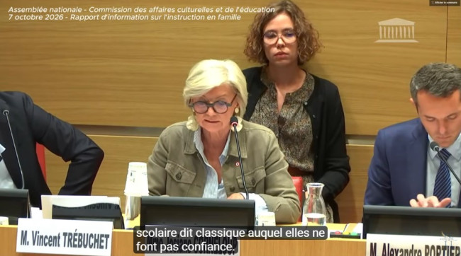 Informe del parlamento francés: debemos devolver a los padres la libertad de educar en familia