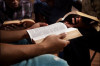 Los lectores diarios de la Biblia prosperan más que quienes no la leen