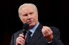 Jimmy Swaggart, popular televangelista quien pidió perdón por escándalo sexual, muere a los 90 años
